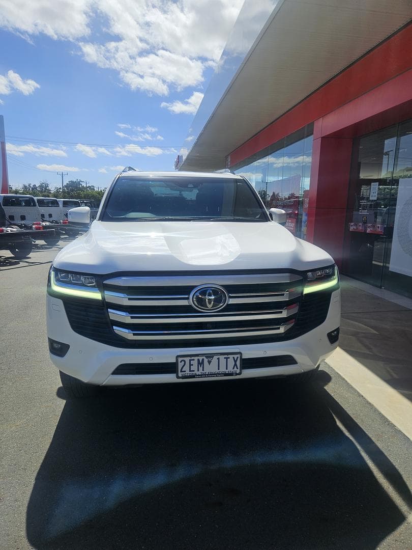 2023 Toyota Landcruiser VX in White