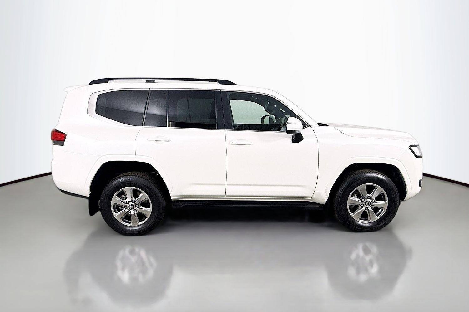 2023 Toyota Landcruiser VX in White