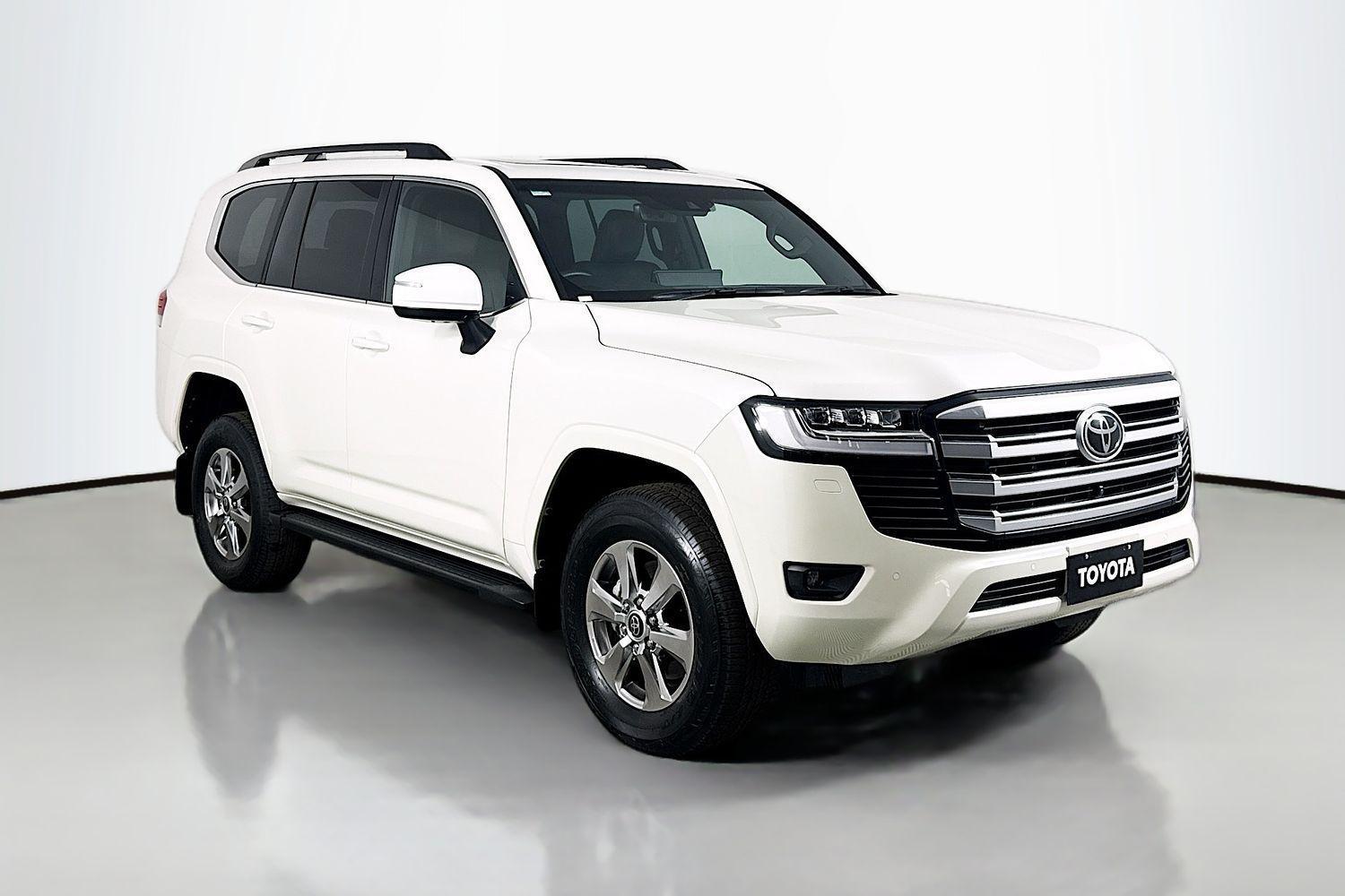 2023 Toyota Landcruiser VX in White
