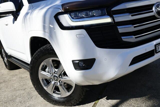 2023 Toyota Landcruiser VX in White