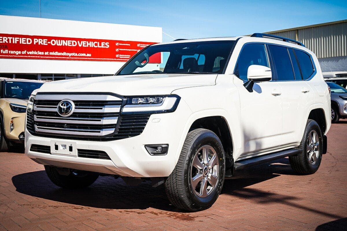 2026 Toyota Landcruiser VX in White