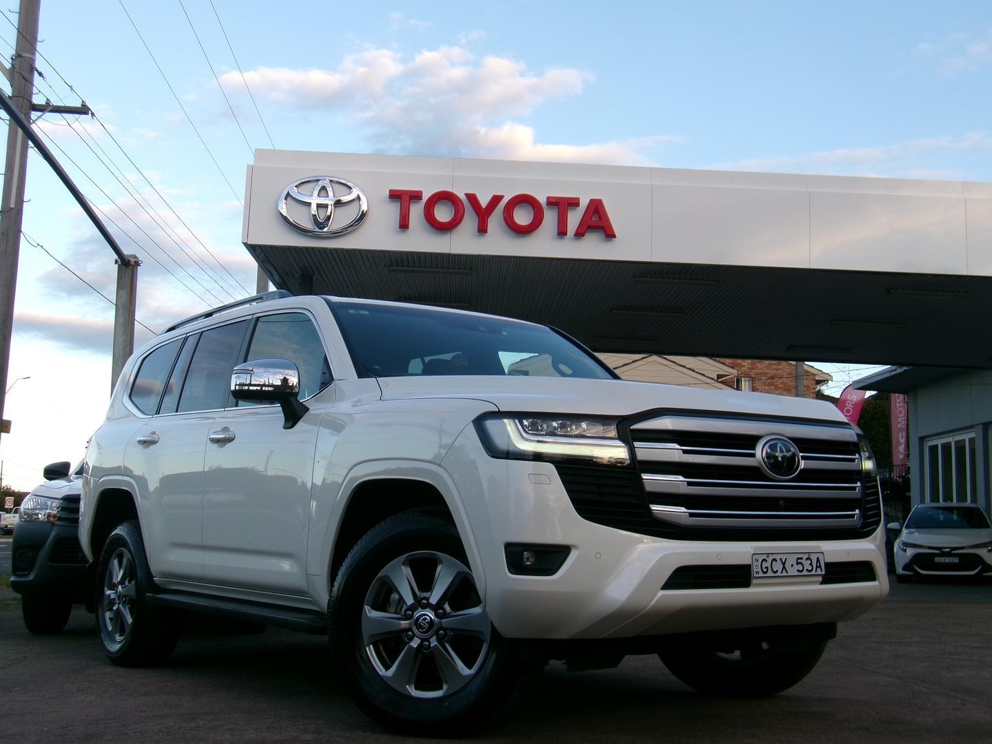 2022 Toyota Landcruiser Sahara in White