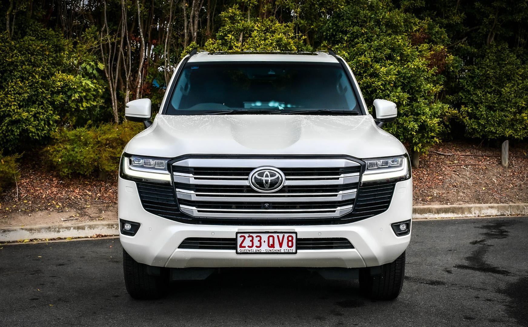 2022 Toyota Landcruiser VX in White