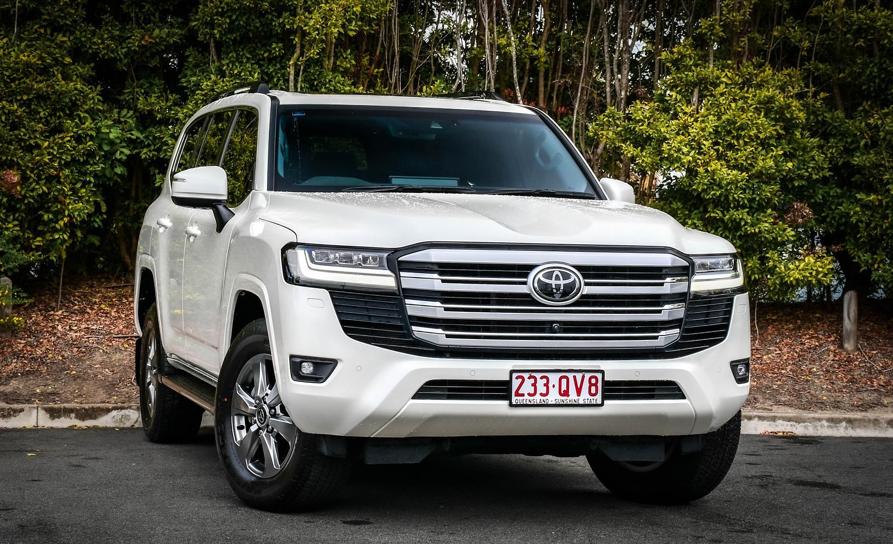 2022 Toyota Landcruiser VX in White
