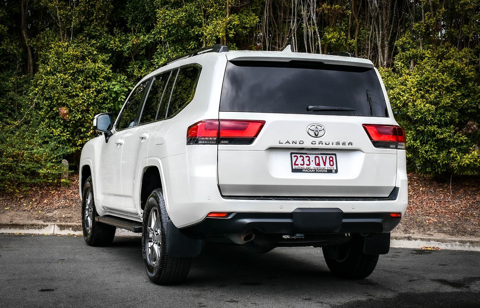 2022 Toyota Landcruiser VX in White