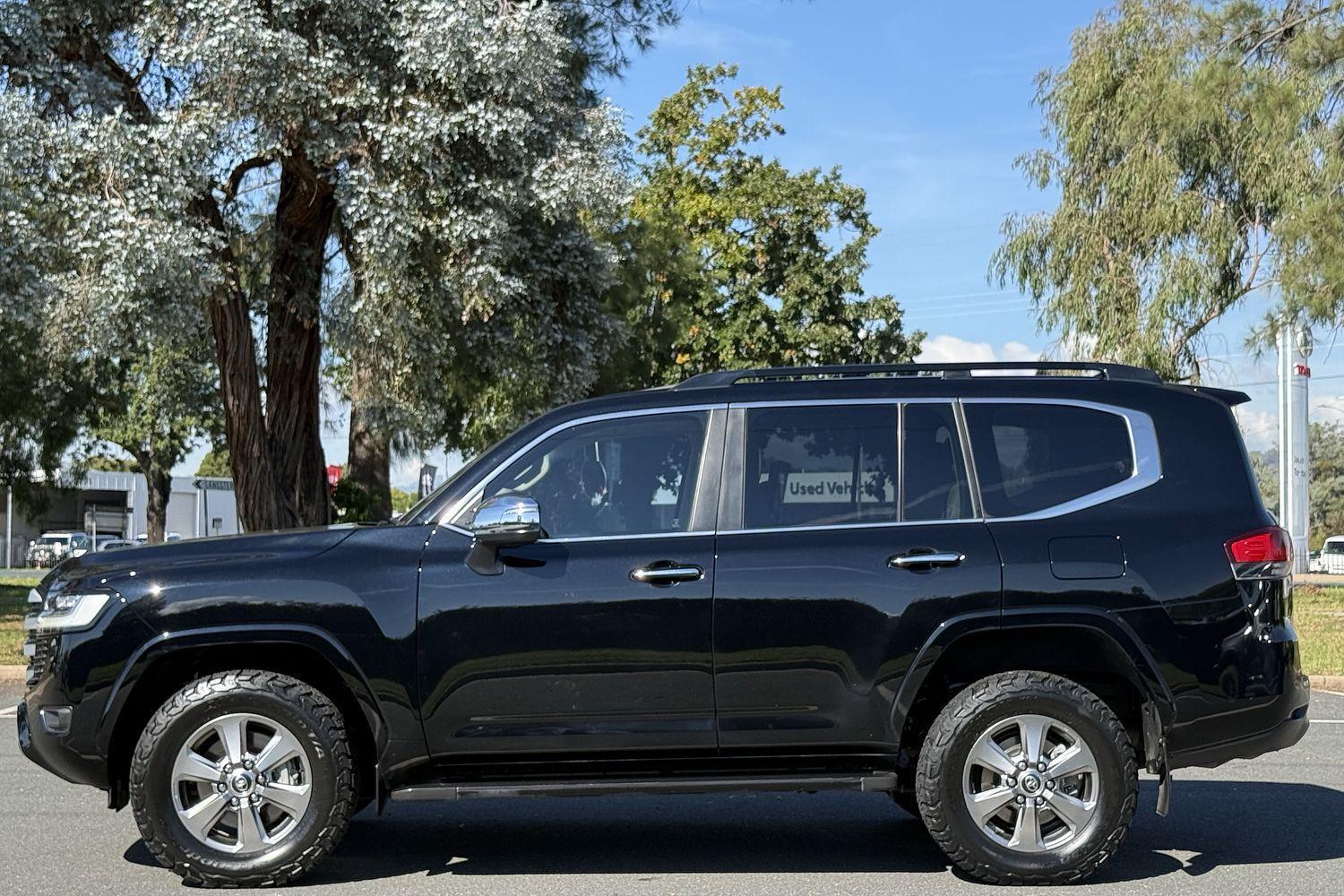 2023 Toyota Landcruiser Sahara in Black