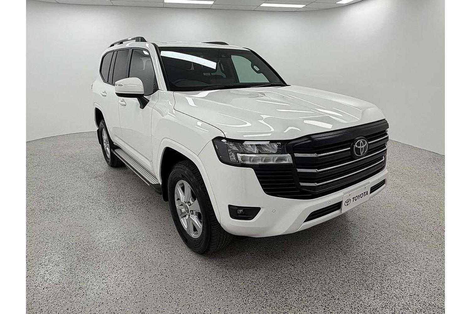 2024 Toyota Landcruiser GXL in White