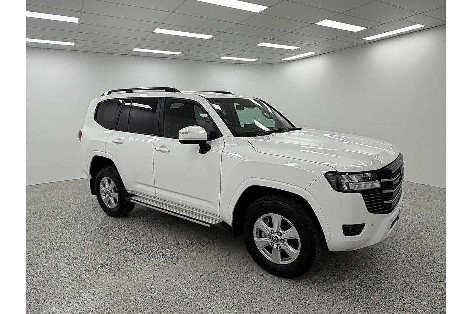 2024 Toyota Landcruiser GXL in White