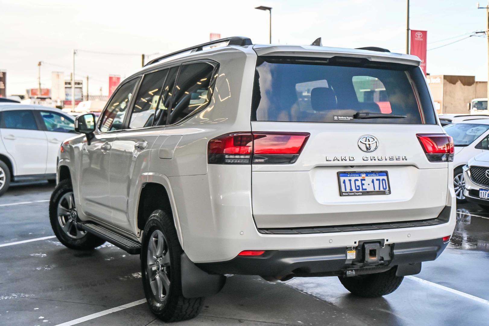 2024 Toyota Landcruiser VX in White