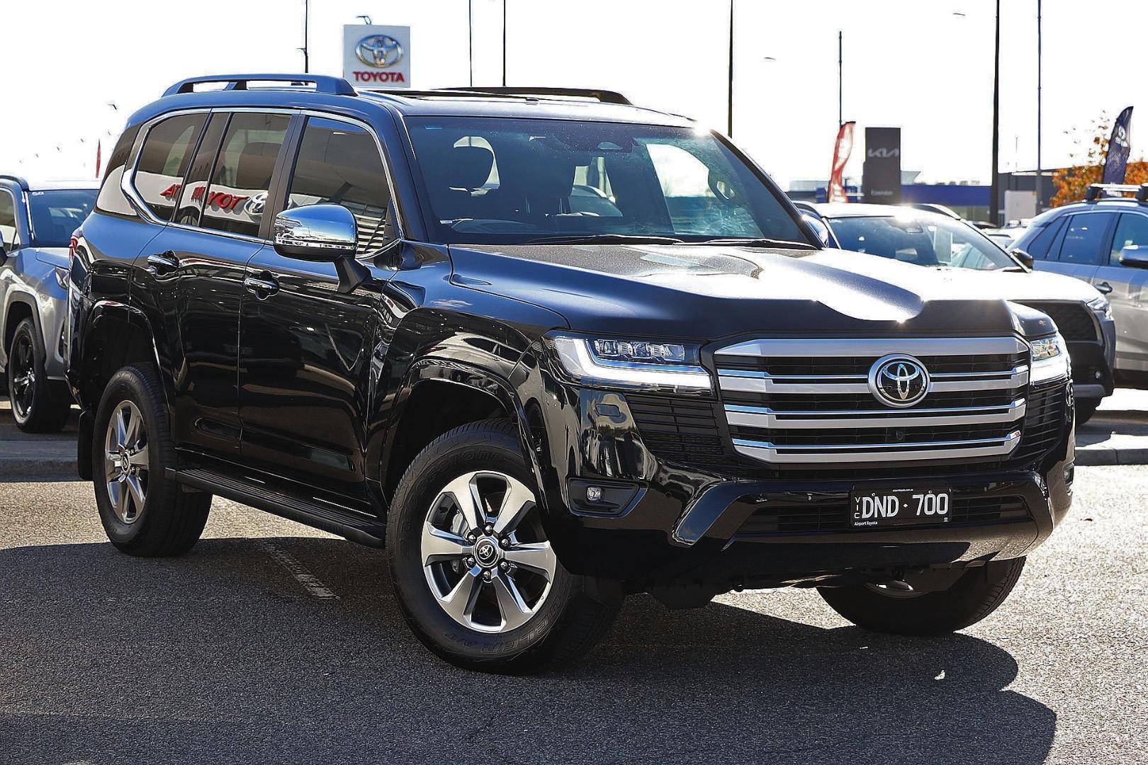 2025 Toyota Landcruiser Sahara in Black