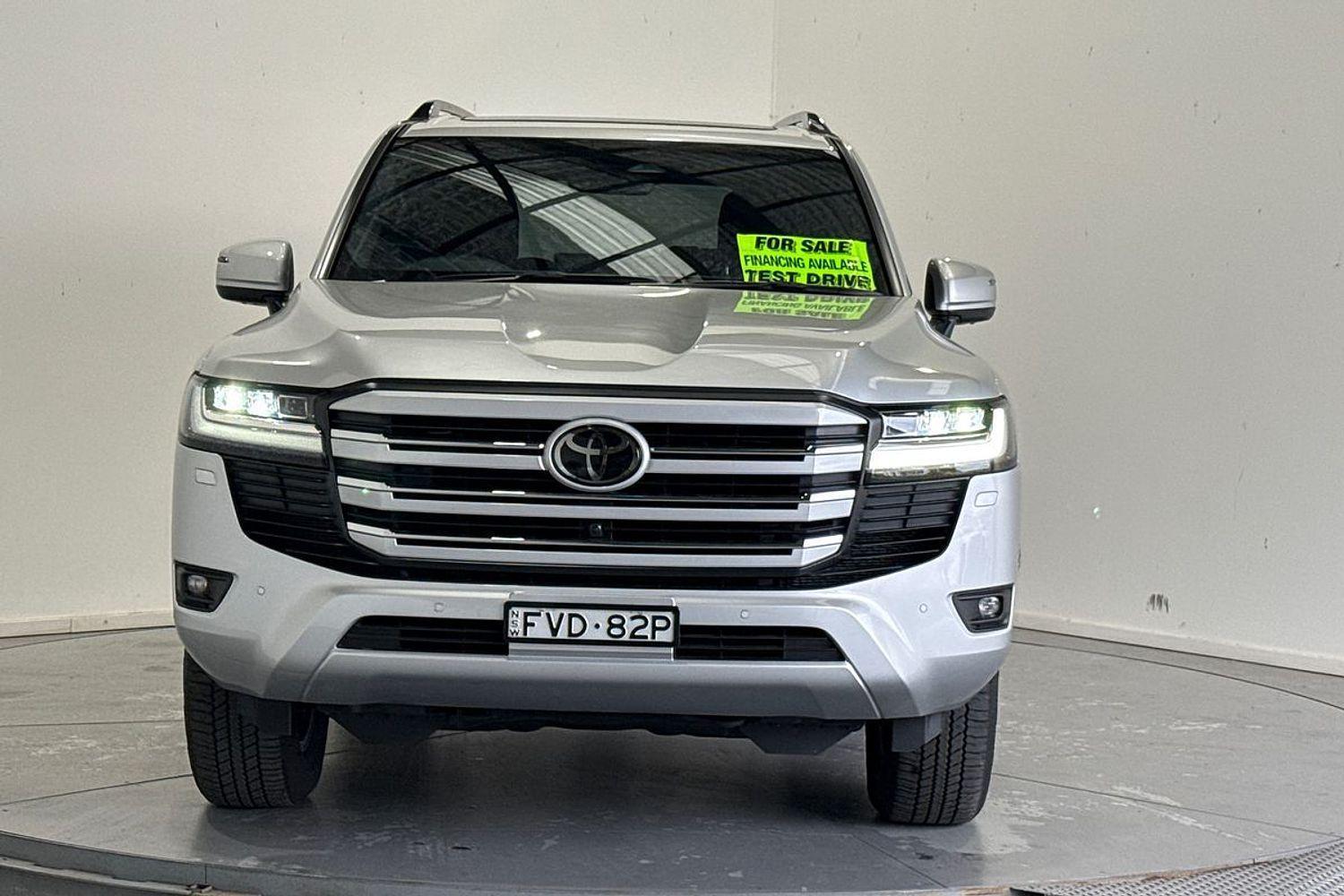 2025 Toyota Landcruiser VX in Silver