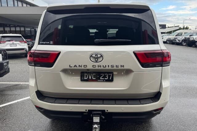 2025 Toyota Landcruiser VX in White
