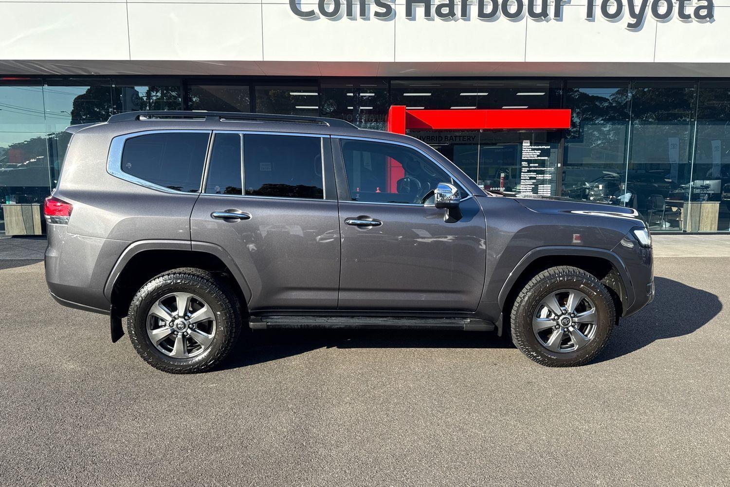 2022 Toyota Landcruiser Sahara in Silver