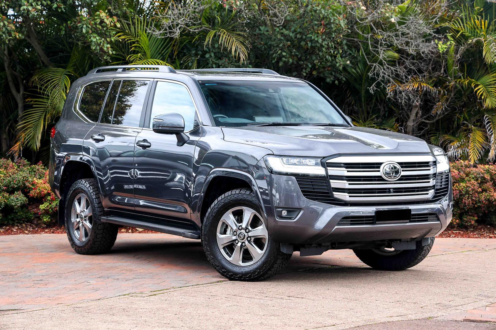 2022 Toyota Landcruiser VX in Silver