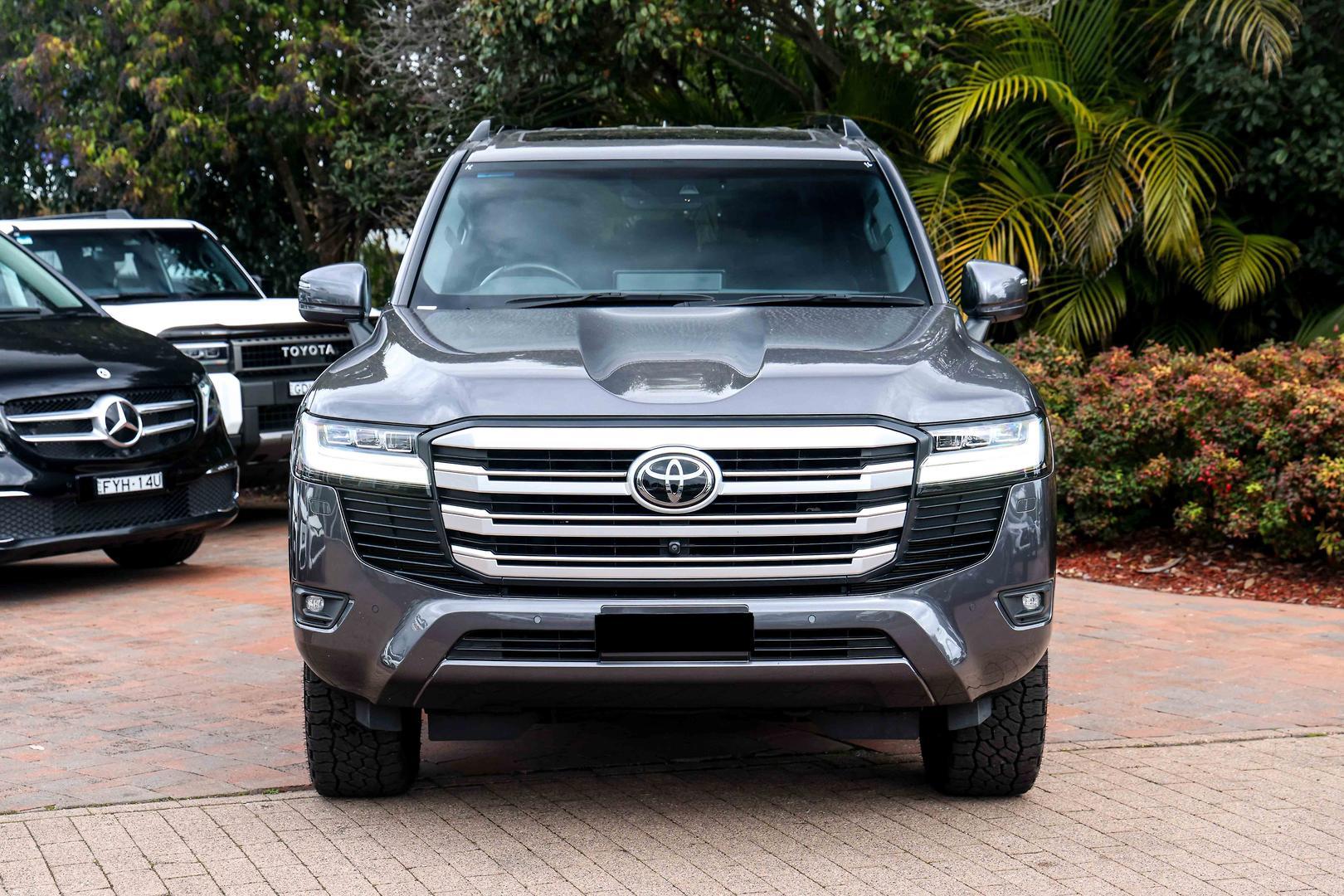 2022 Toyota Landcruiser VX in Silver