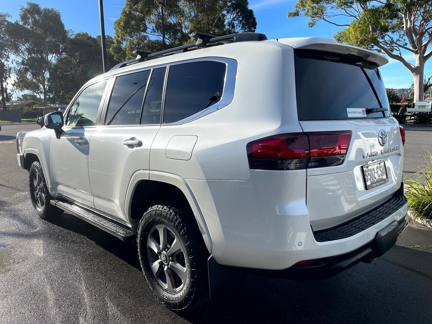 2022 Toyota Landcruiser VX in White