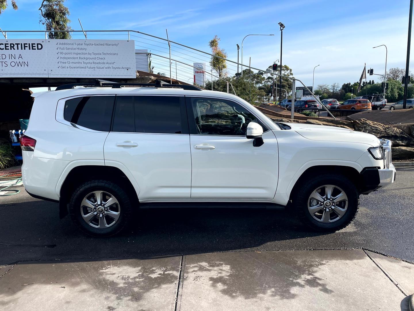 2022 Toyota Landcruiser VX in White