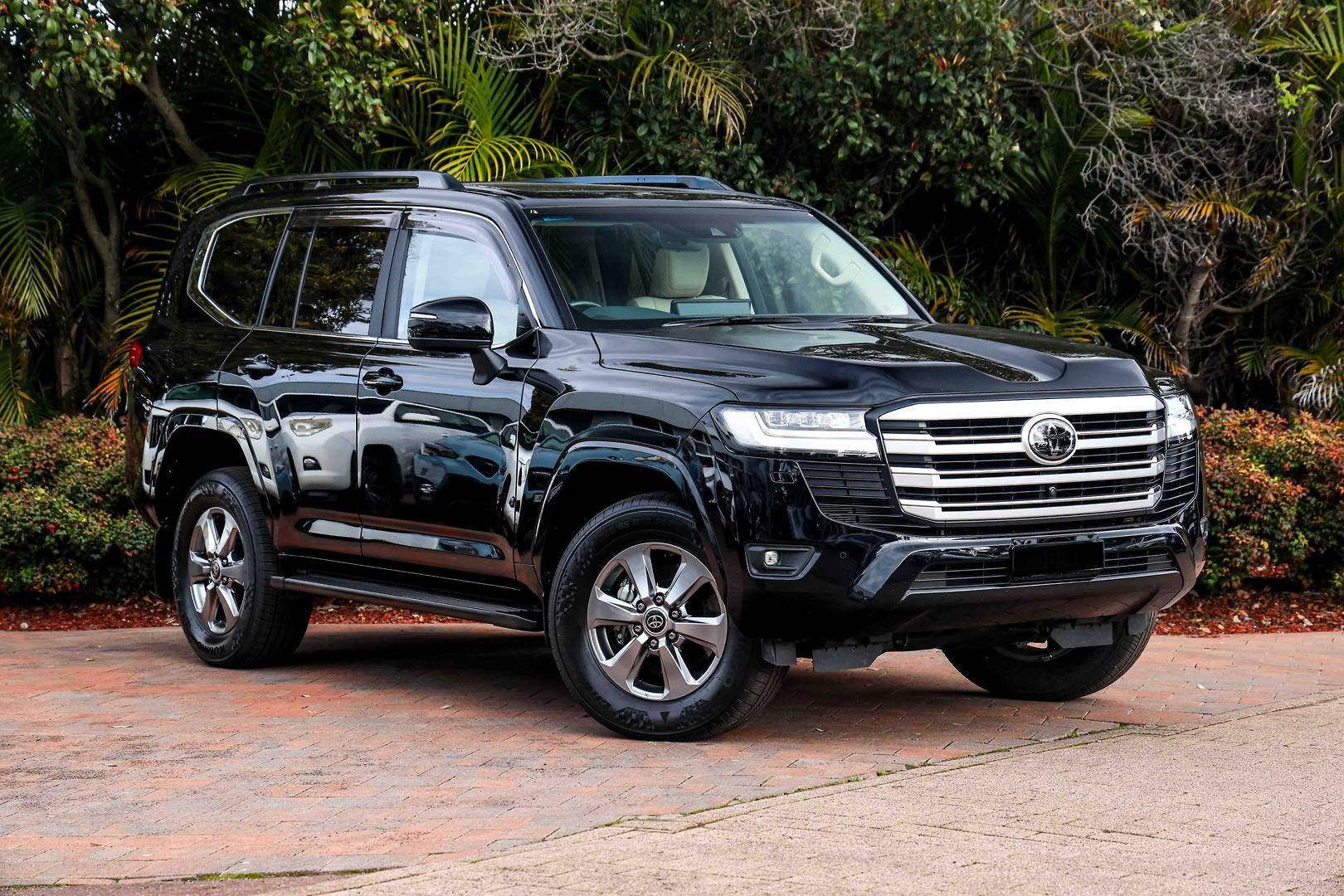 2023 Toyota Landcruiser VX in Black