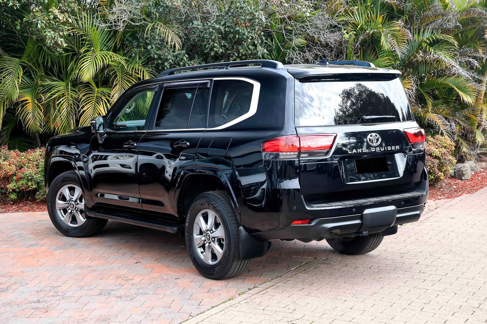 2023 Toyota Landcruiser VX in Black