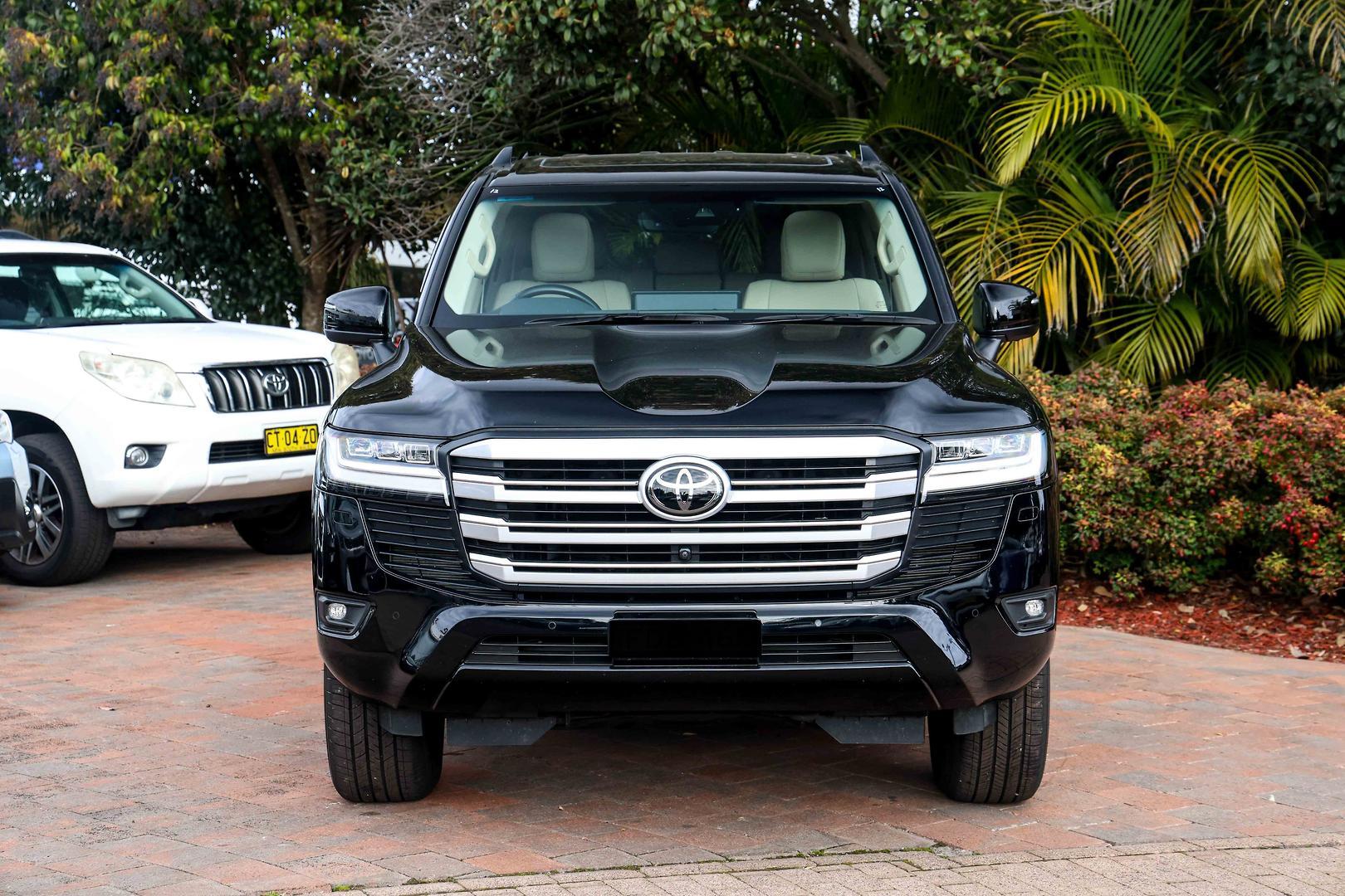 2023 Toyota Landcruiser VX in Black