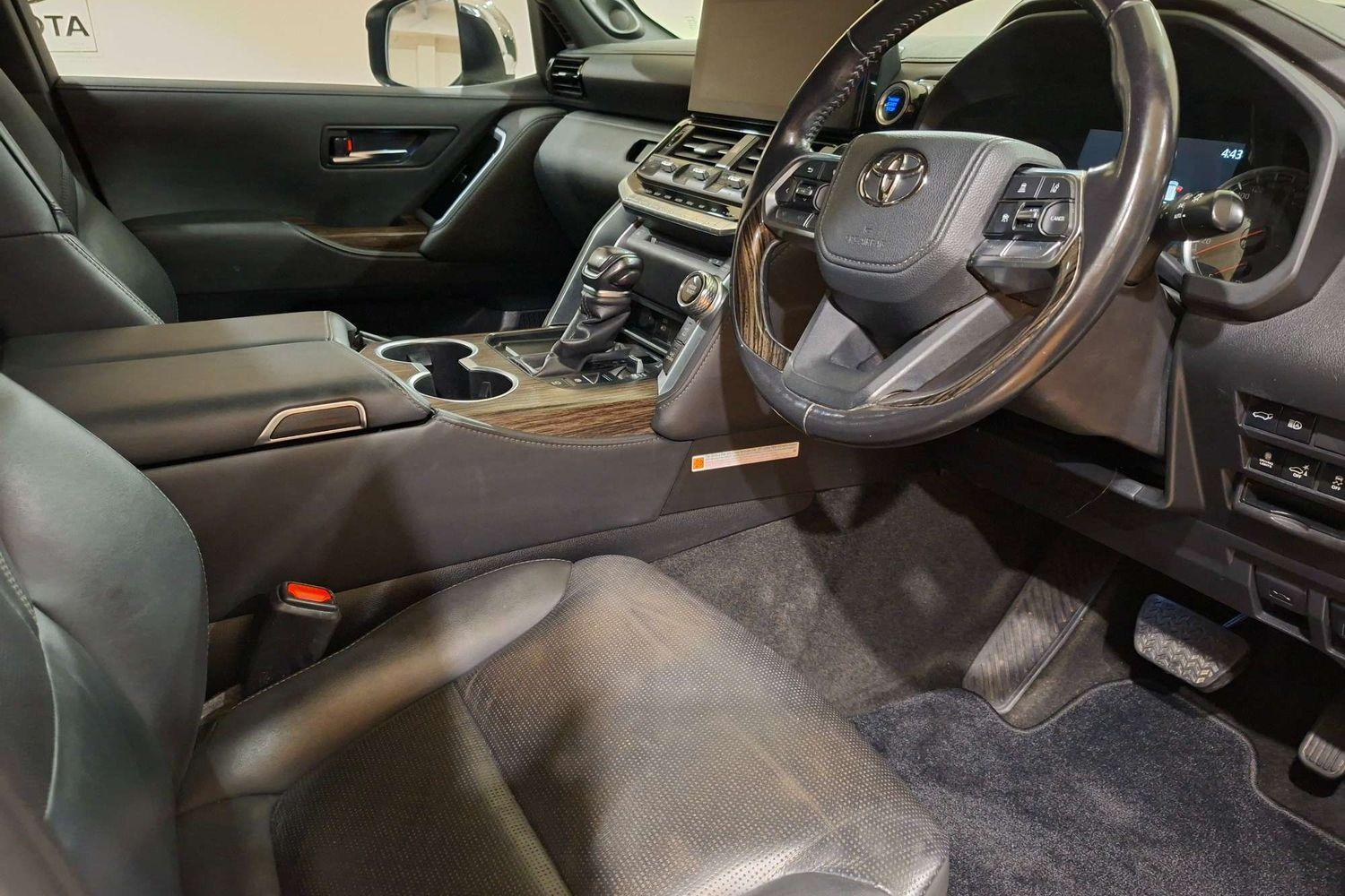 2023 Toyota Landcruiser Sahara in White