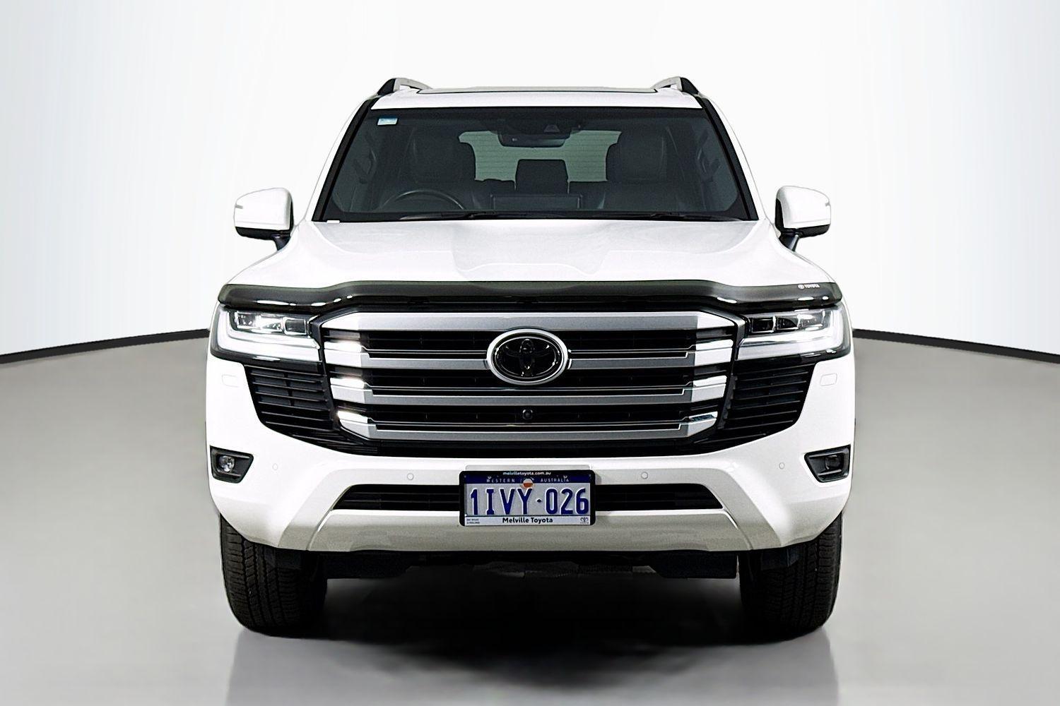 2024 Toyota Landcruiser VX in White