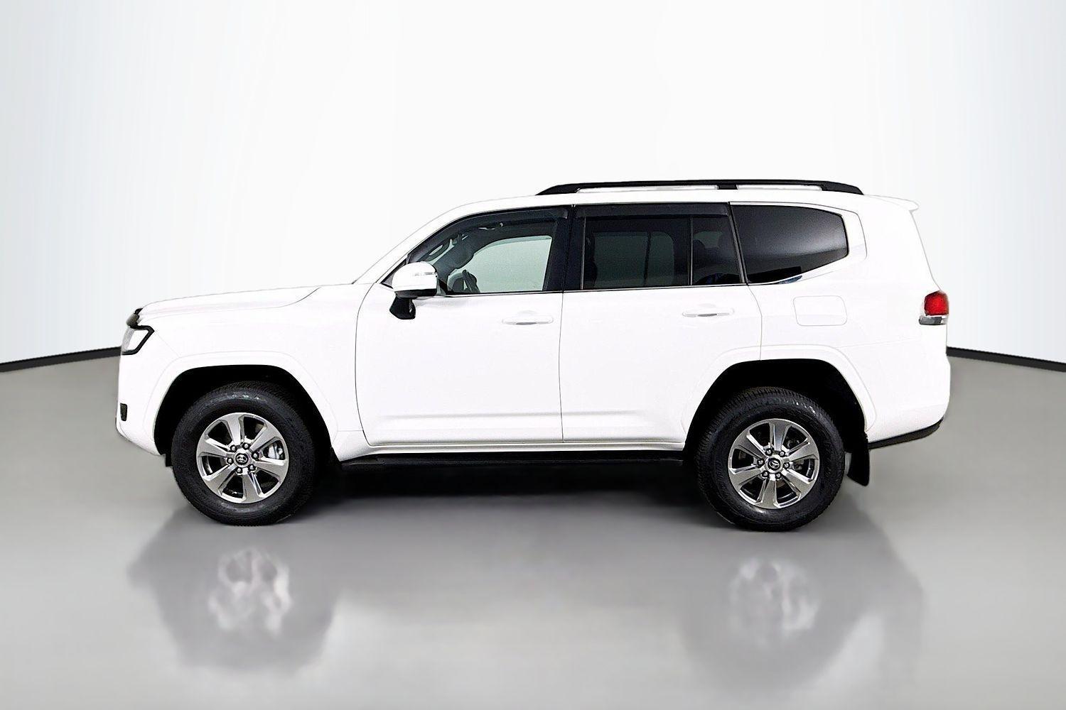 2024 Toyota Landcruiser VX in White
