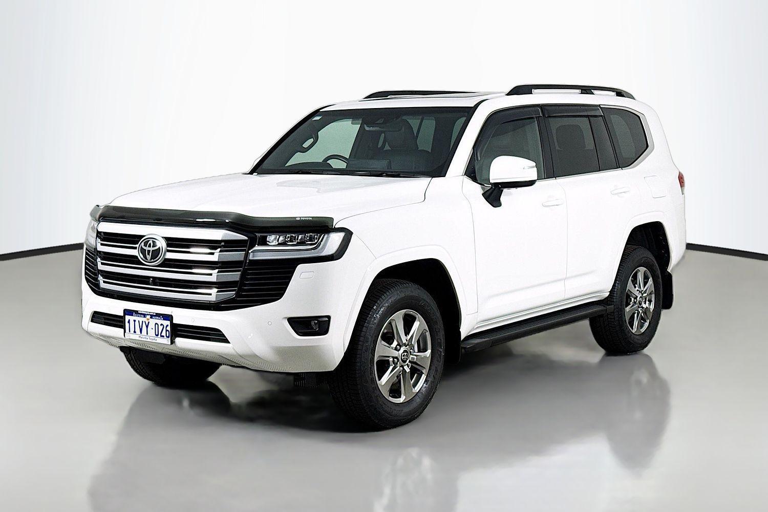 2024 Toyota Landcruiser VX in White