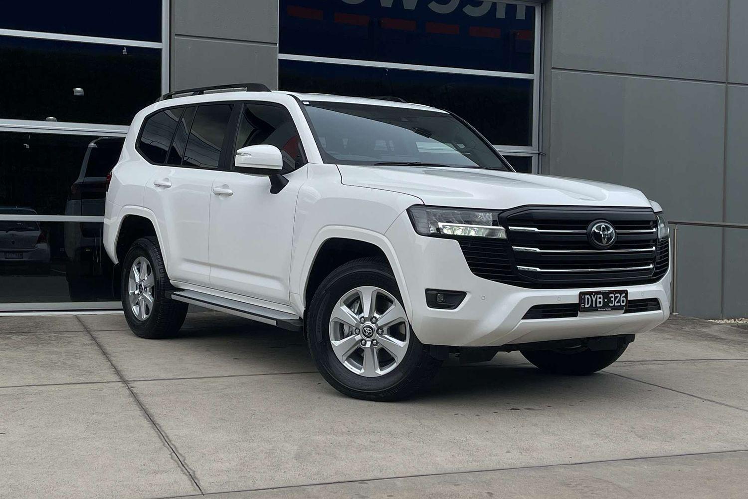 2024 Toyota Landcruiser 300 GXL in White