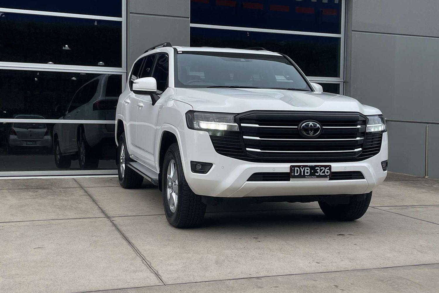 2024 Toyota Landcruiser 300 GXL in White