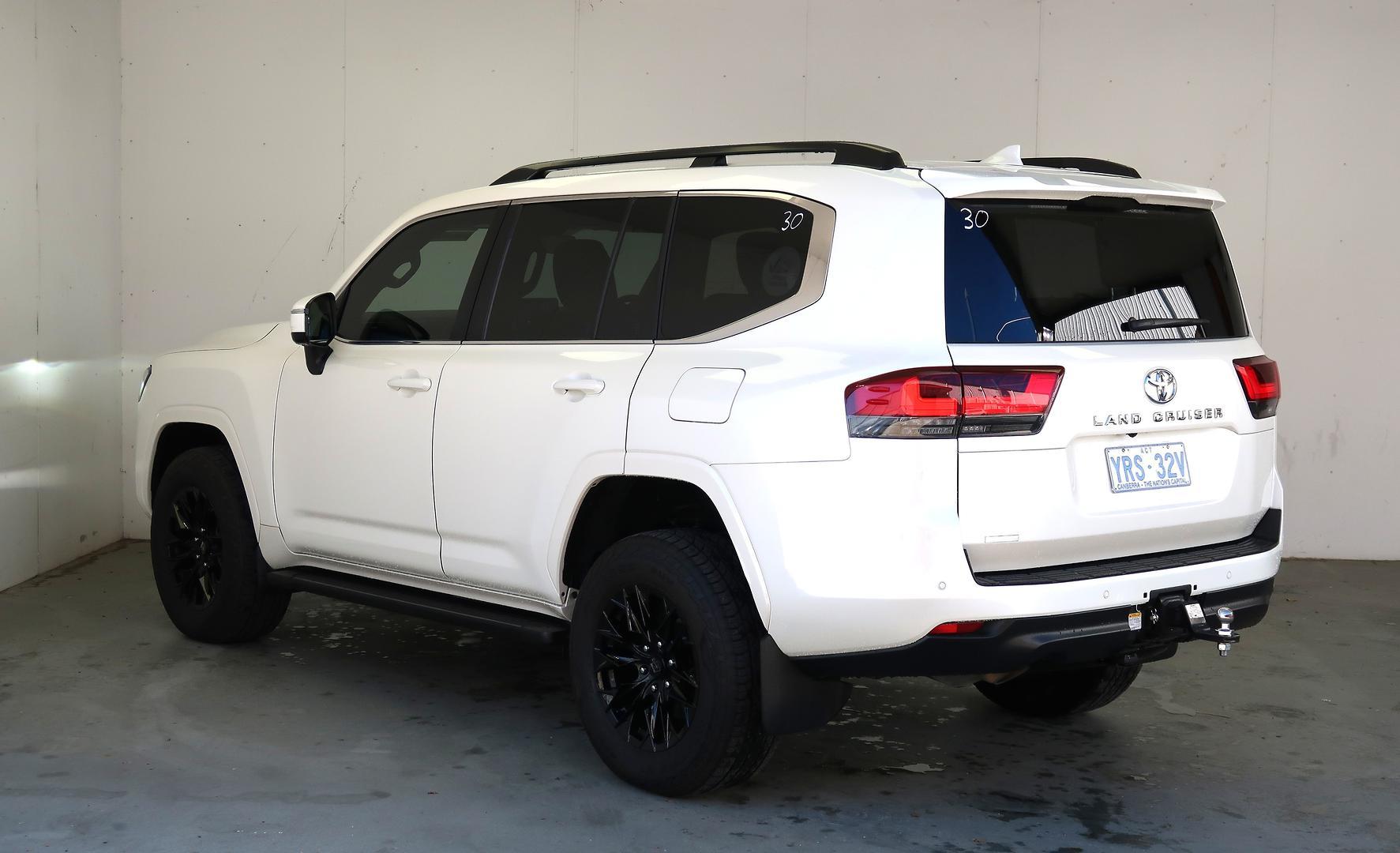 2021 Toyota Landcruiser VX in White