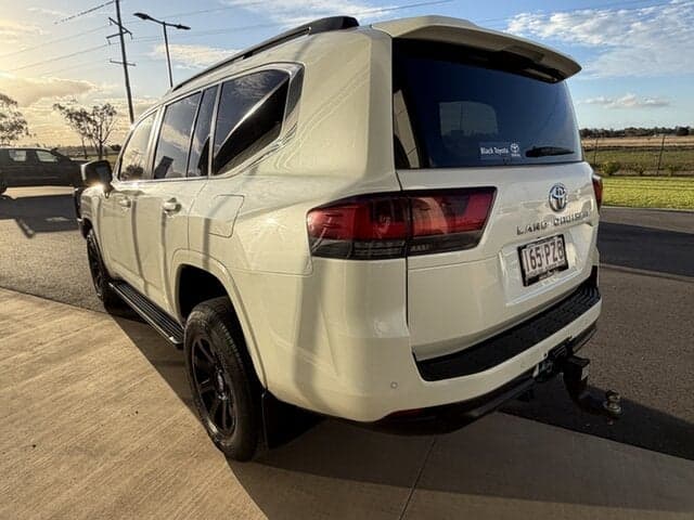 2022 Toyota Landcruiser VX in White