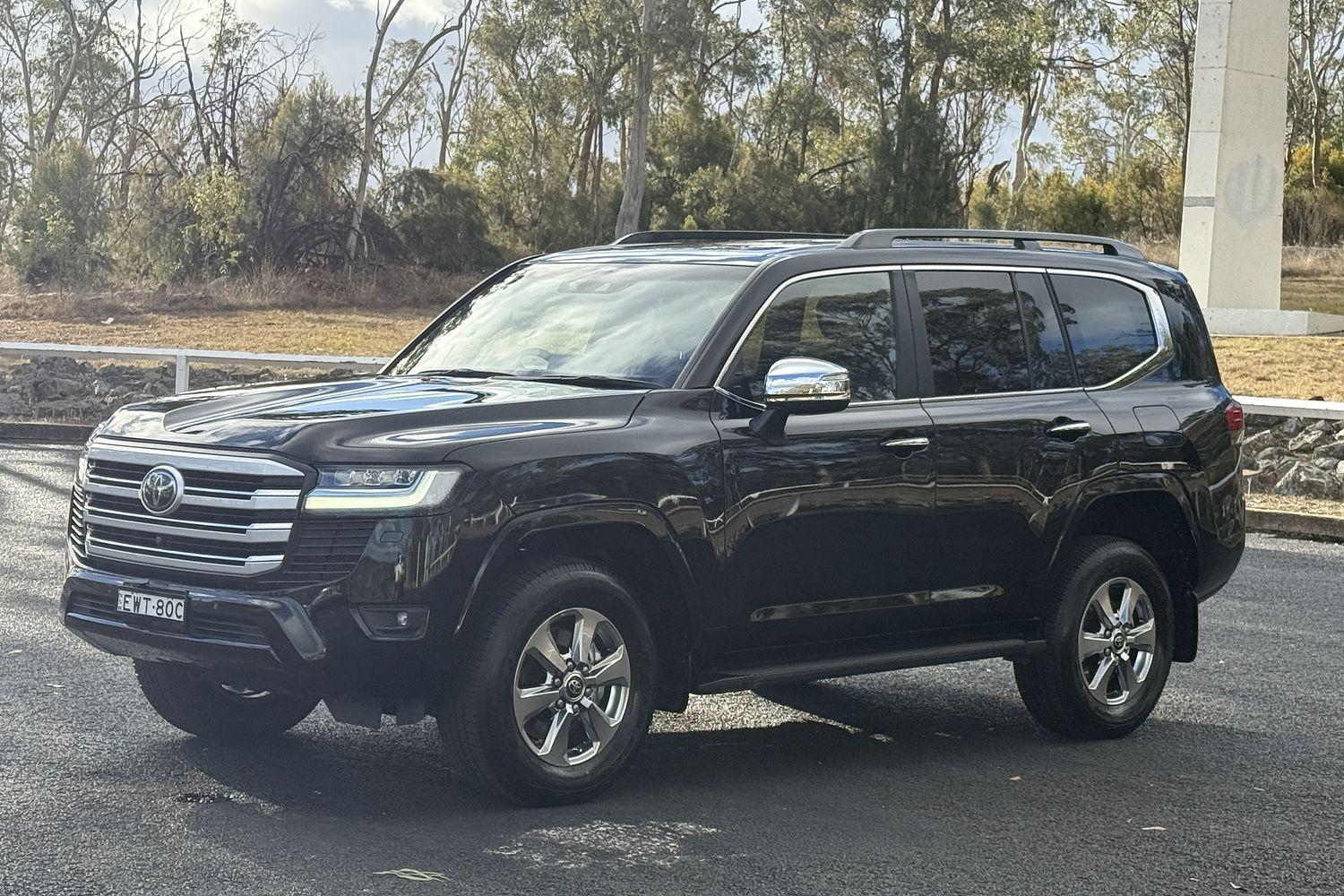 2022 Toyota Landcruiser Sahara in Black