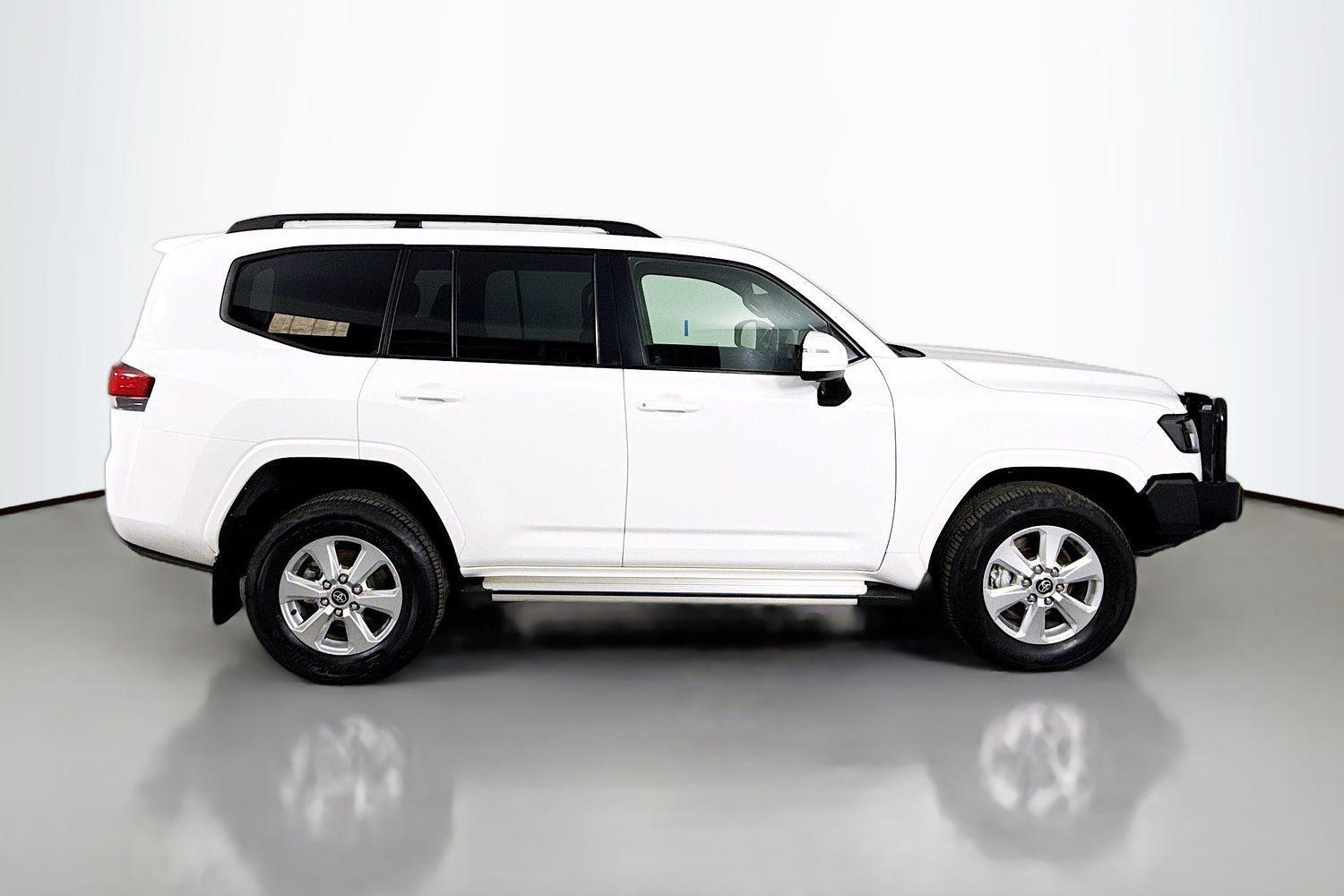 2023 Toyota Landcruiser GXL in White