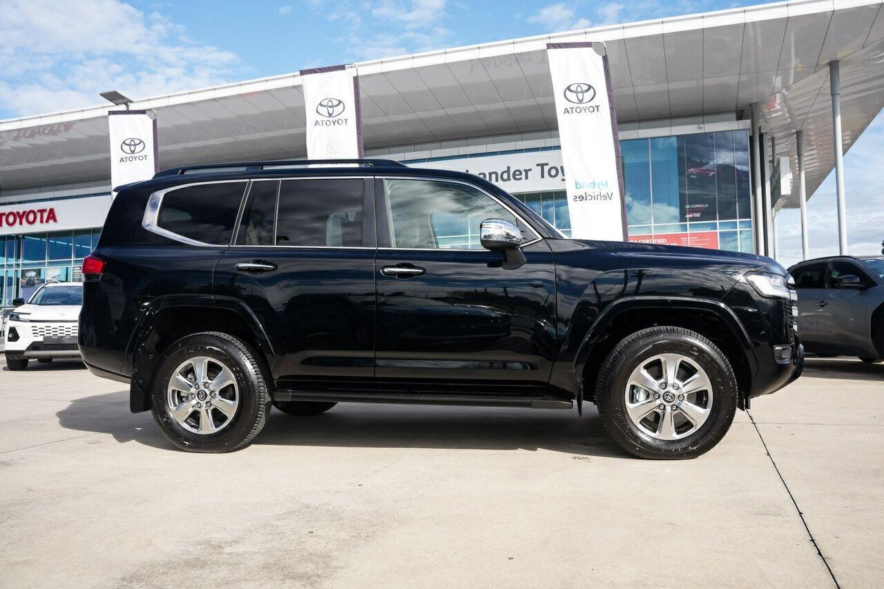 2024 Toyota Landcruiser Sahara in Black