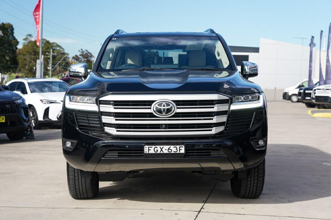2024 Toyota Landcruiser Sahara in Black