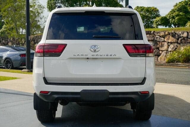 2024 Toyota Landcruiser GXL in White