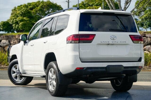 2024 Toyota Landcruiser GXL in White
