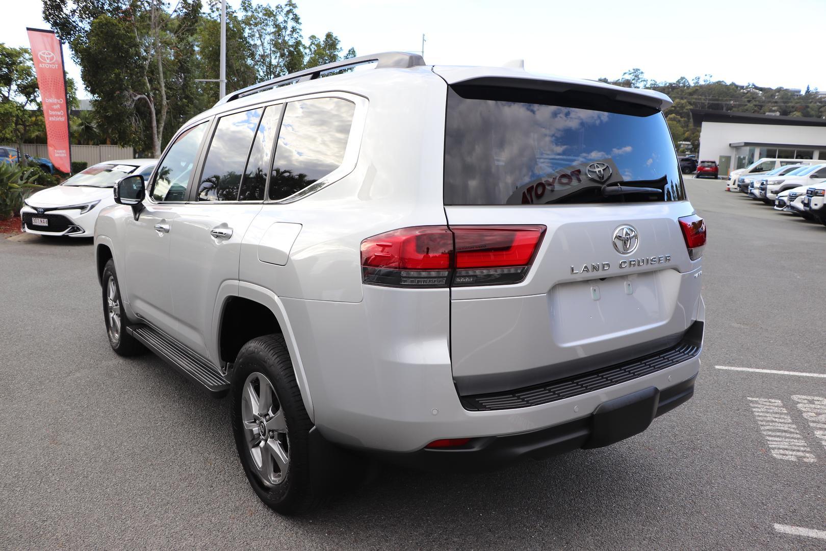 2025 Toyota Landcruiser Sahara in Silver