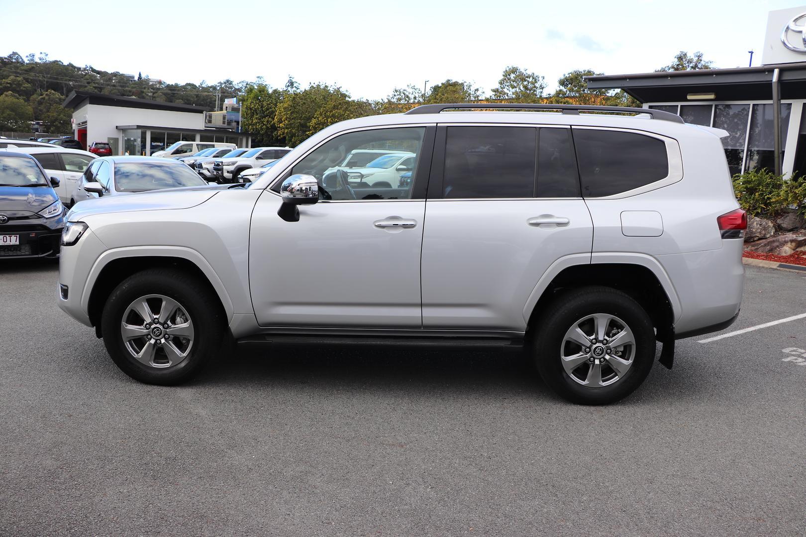 2025 Toyota Landcruiser Sahara in Silver