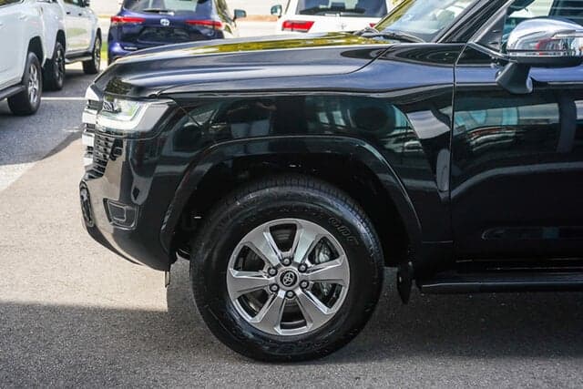 2025 Toyota Landcruiser Sahara in Black