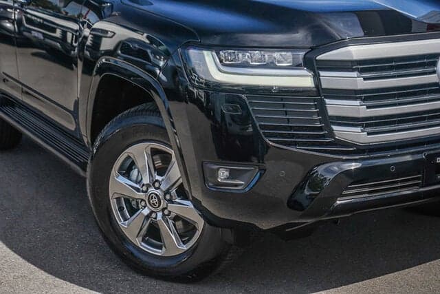 2025 Toyota Landcruiser Sahara in Black