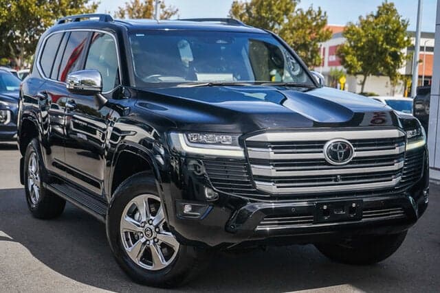 2025 Toyota Landcruiser Sahara in Black
