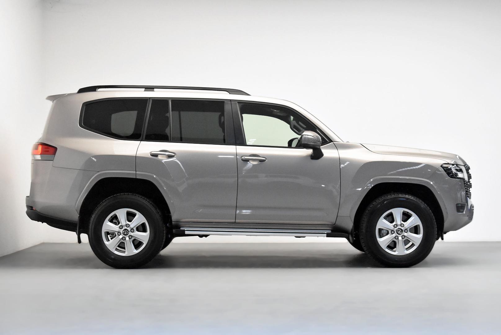 2025 Toyota Landcruiser GXL in Bronze