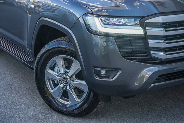 2026 Toyota Landcruiser VX in Silver