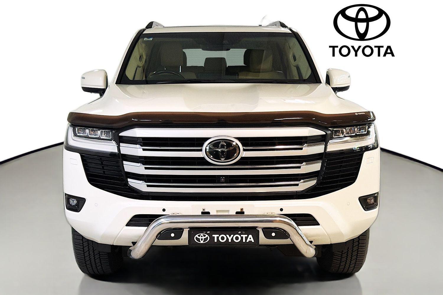 2021 Toyota Landcruiser VX in White