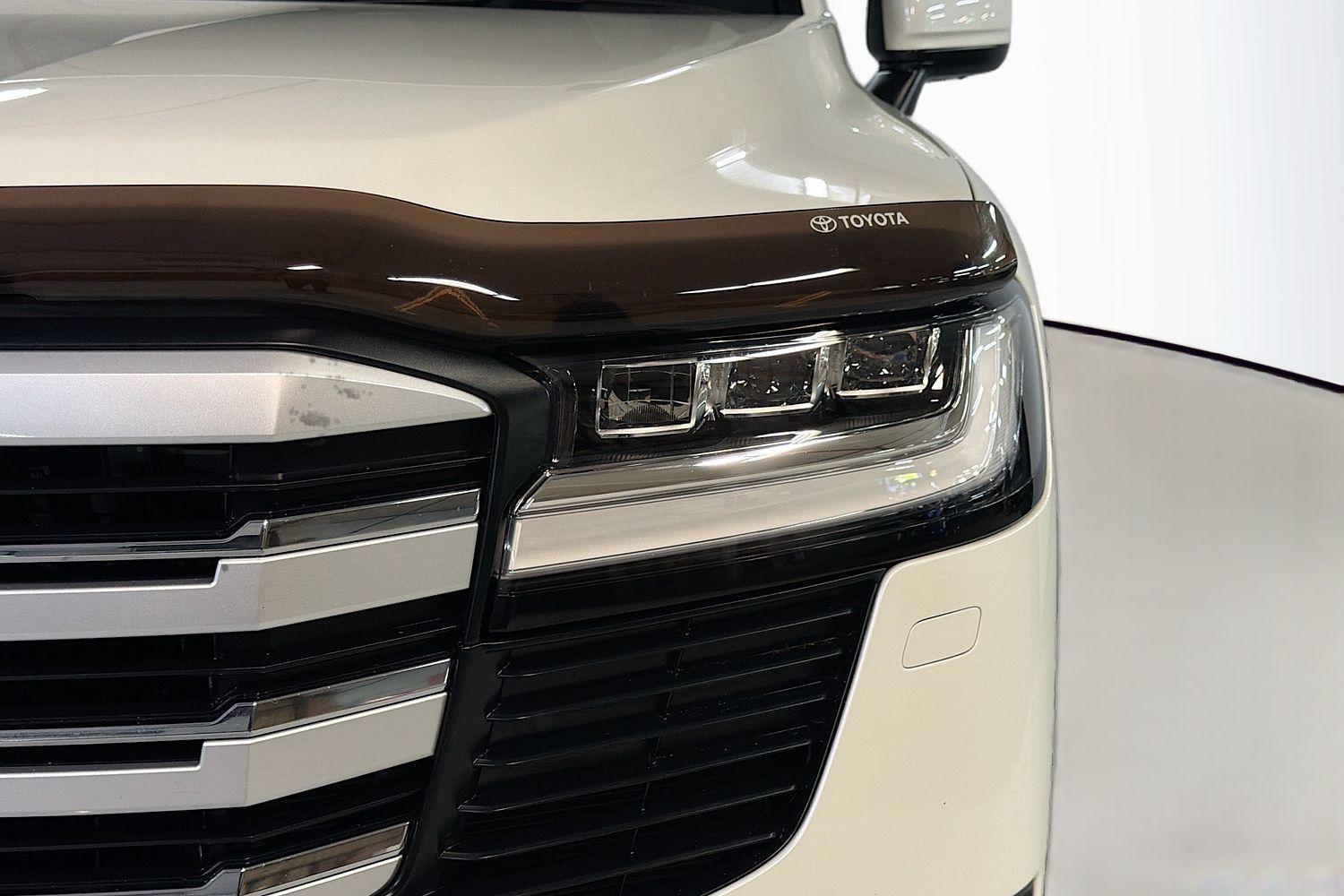 2021 Toyota Landcruiser VX in White
