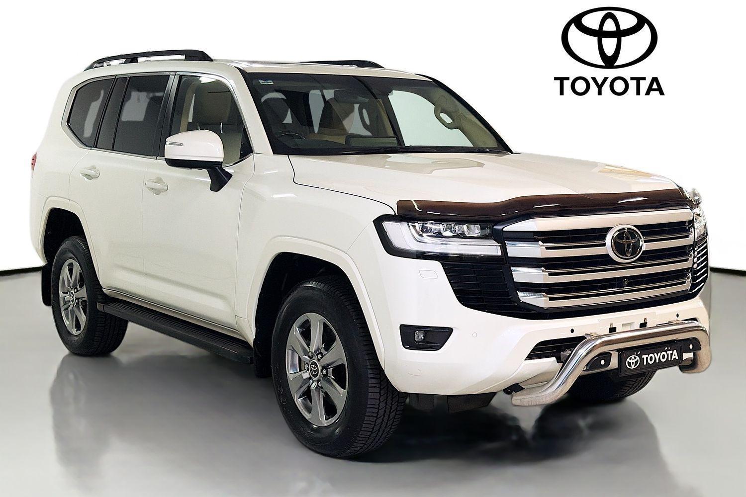 2021 Toyota Landcruiser VX in White