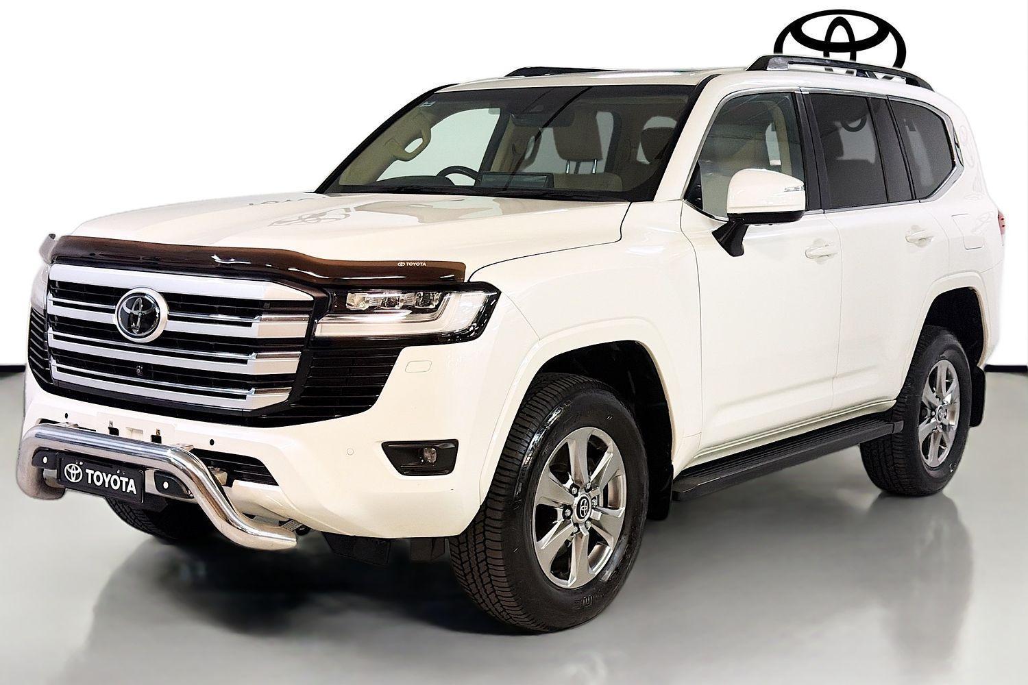 2021 Toyota Landcruiser VX in White
