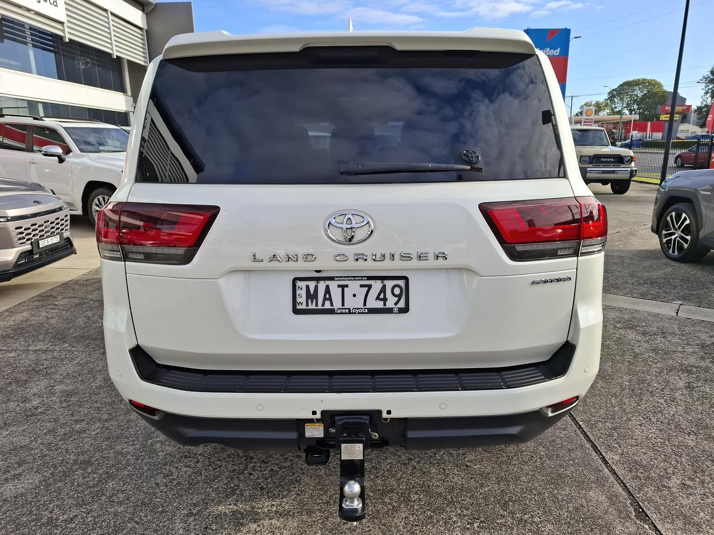 2022 Toyota Landcruiser Sahara in White